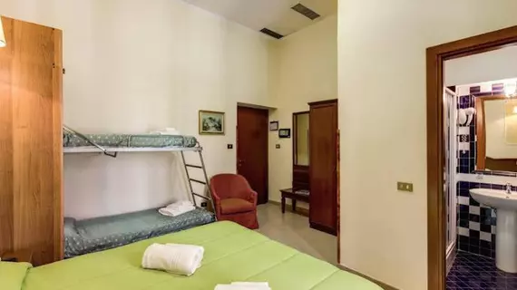 Cambridge Hotel | Lazio - Roma (ve civarı) - Roma Kent Merkezi - Rione XVIII Castro Pretorio