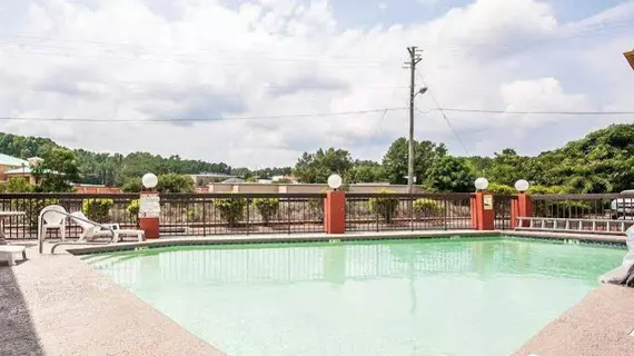 Econo Lodge Inn & Suites Tuscaloosa | Alabama - Tuscaloosa (ve civarı) - Tuscaloosa