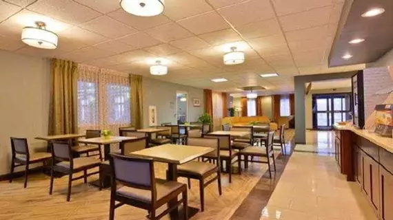 Best Western Plus Coldwater Hotel | Michigan - Kalamazoo (ve civarı) - Coldwater