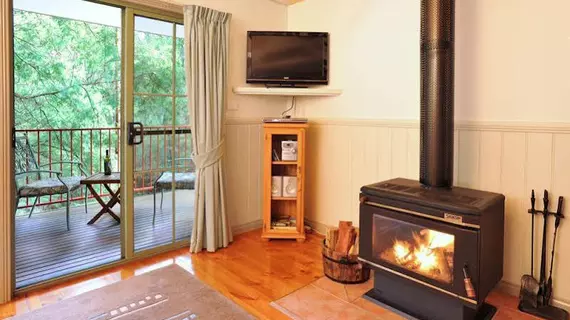 Eagle Hammer Cottages | Victoria - Melbourne (ve civarı) - Monbulk