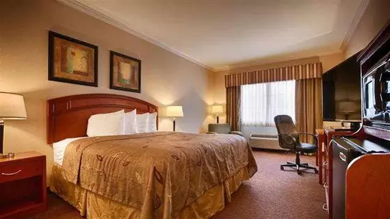 Best Western Inn & Suites Cleveland | Teksas - Conroe (ve civarı) - Cleveland