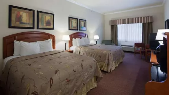 Best Western Inn & Suites Cleveland | Teksas - Conroe (ve civarı) - Cleveland