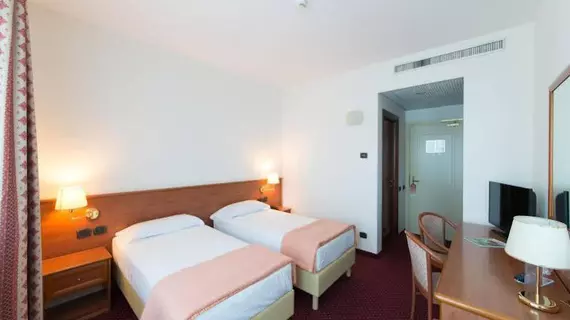 Airport Hotel Bergamo | Lombardy - Bergamo - Bergamo (ve civarı) - Bagnatica