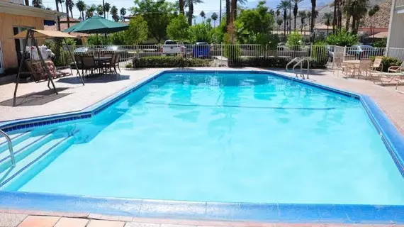 Travelodge Palm Springs | Kaliforniya - Imperial County - Palm Springs (ve civarı) - Palm Springs