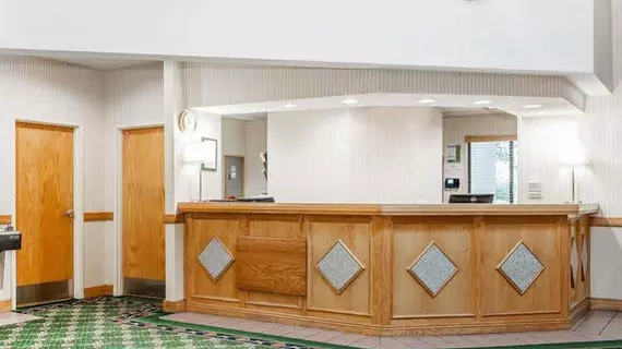 Quality Inn and Suites | Indiana - Indianapolis (ve civarı) - Brownsburg