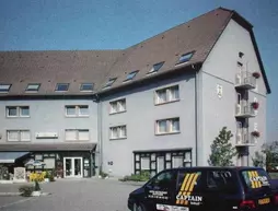 Captain Hôtel | Grand Est - Haut-Rhin (bölge) - Blotzheim