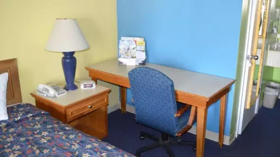 Days Inn and Suites - Davenport | Florida - Orlando (ve civarı) - Disney's Maingate West