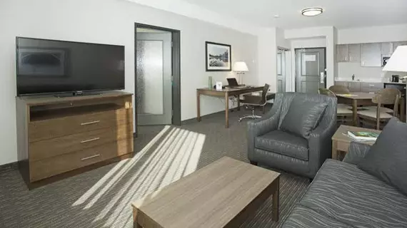 Wingate by Wyndham Calgary Airport | Alberta - Calgary (ve civarı) - Calgary