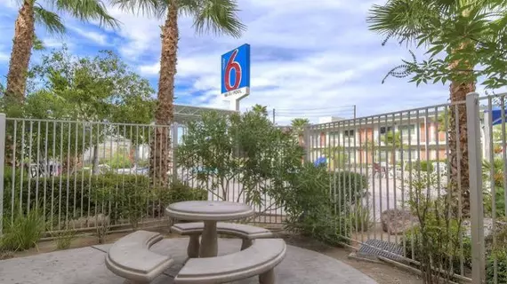 Motel 6 Las Vegas Tropicana | Nevada - Clark County - Las Vegas (ve civarı) - Las Vegas - Paradise