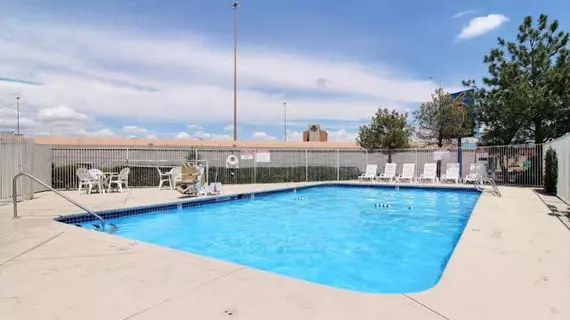 Super 8 Motel - Albuquerque/Midtown | New Mexico - Albuquerque (ve civarı) - Albuquerque - Albuquerque Merkezi