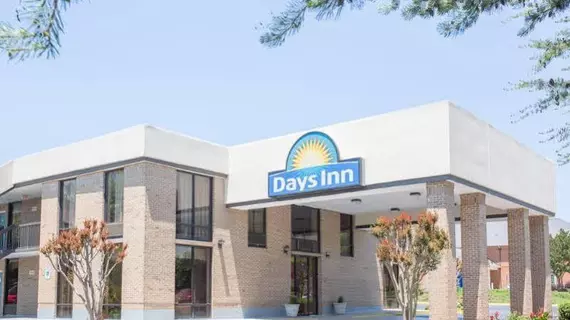 Days Inn Easley West of Greenville/Clemson Area | Güney Karolayna - Greenville - Spartanburg (ve civarı) - Easley