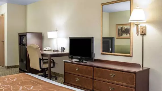 Comfort Suites at Royal Ridges | Wisconsin - Ripon