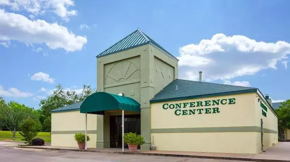 Quality Inn & Conference Center Heber Springs | Arkansas - Heber Springs