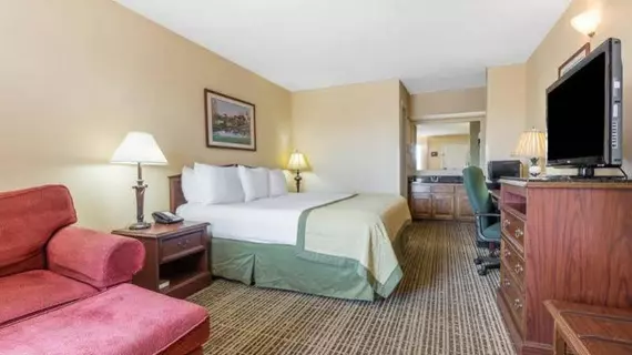 Baymont Inn and Suites - Greenville/I-65 | Alabama - Greenville