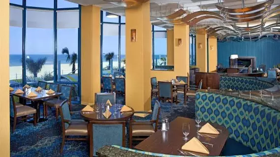 Sheraton Oceanfront Hotel | Virginia - Norfolk - Virginia Beach (ve civarı) - Virginia Beach