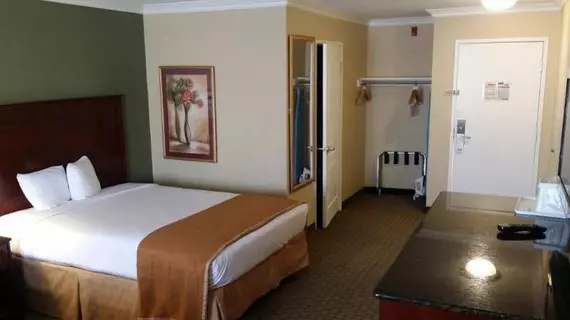 Howard Johnson Express Inn Reseda | Kaliforniya - Los Angeles County - Reseda