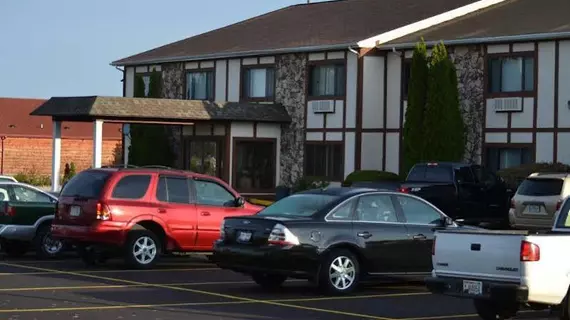 Sky Lodge Inn & Suites - Delavan | Wisconsin - Lake Geneva (ve civarı) - Delavan