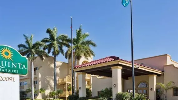 La Quinta Inn & Suites by Wyndham Ft. Myers-Sanibel Gateway | Florida - Fort Myers (ve civarı) - Fort Myers