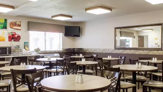 Quality Inn Brandon | Güney Dakota - Sioux Falls (ve civarı) - Brandon