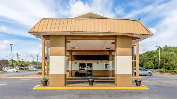 Rodeway Inn Tampa | Florida - Tampa (ve civarı) - Tampa