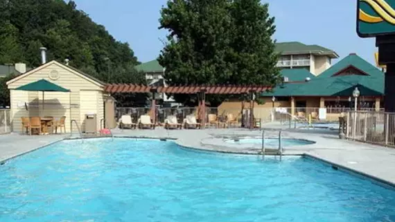 Comfort Inn & Suites at Dollywood Lane | Tennessee - Gatlinburg - Pigeon Forge (ve civarı) - Pigeon Forge