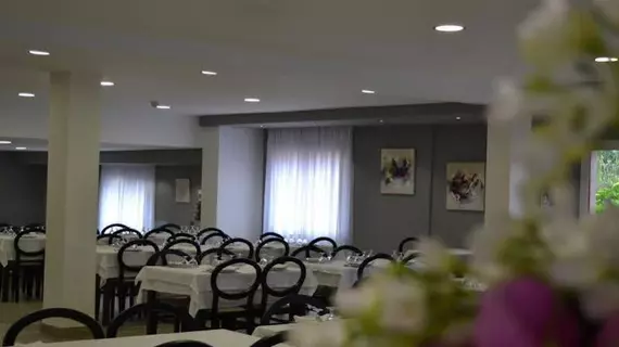 Hotel Piramide | Galicia - Pontevedra (vilayet) - Sanxenxo - Paxariñas