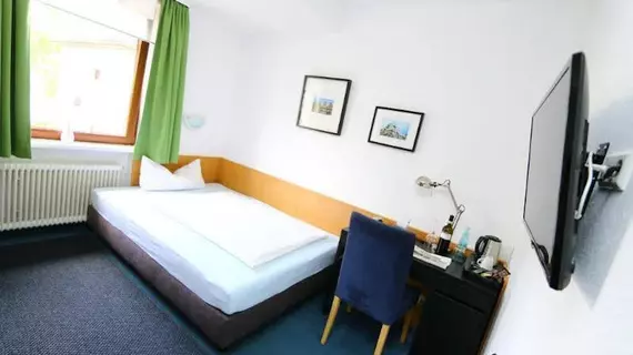 City Hotel Fellbach | Baden-Wuerttemberg - Rems-Murr-Kreis - Stuttgart (ve civarı) - Fellbach