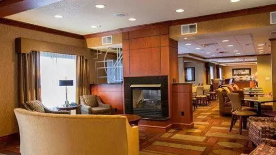 Fairfield Inn & Suites Detroit Livonia | Michigan - Detroit (ve civarı) - Livonia