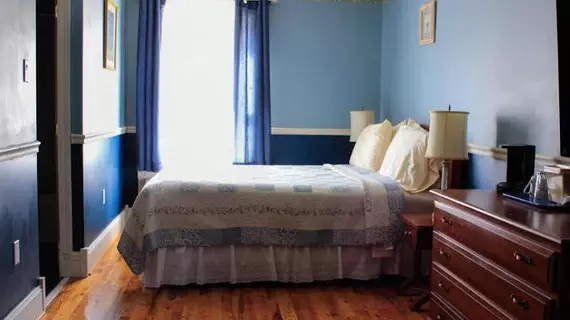 The Victorian-Candle Bed & Breakfast | Maryland - Hollywood