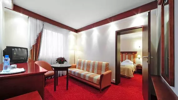 Hotel 500 | Mazovya Voyvodalığı - Legionowo County - Nieporet - Zegrze Poludniowe