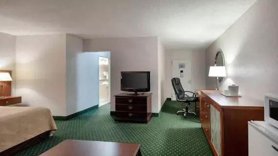 Quality Inn & Suites Laurel | Maryland - Baltimore (ve civarı) - Laurel