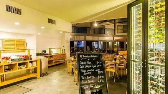 Alpha Hotel Canberra | Avustralya Başkent Bölgesi - Tuggeranong - Kanberra (ve civarı) - Greenway