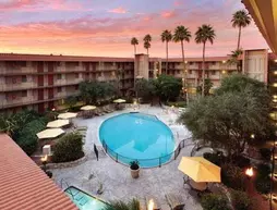 Embassy Suites by Hilton Phoenix Airport | Arizona - Phoenix (ve civarı) - Phoenix