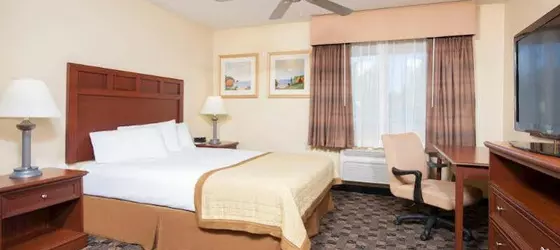 Baymont Inn and Suites Mt. Pleasant | Michigan - Mount Pleasant (ve civarı) - Mount Pleasant