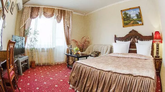 Grand Hotel Uyut | Krasnodar Krayı - Krasnodar