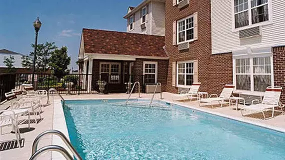 TownePlace Suites St Charles | Missouri - St. Louis (ve civarı) - St. Charles