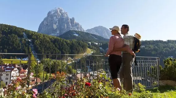 Hotel Interski | Trentino-Alto Adige - Güney Tirol (il) - Santa Cristina Val Gardena