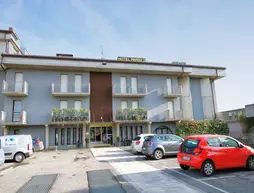 Hotel Parigi 2 | Lombardy - Bergamo - Bergamo (ve civarı) - Dalmine