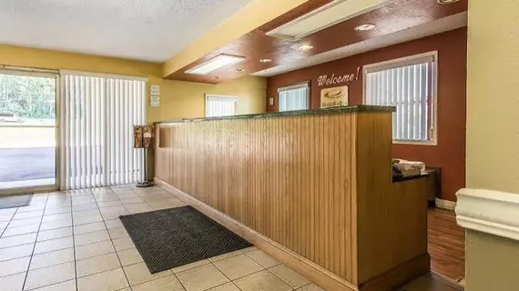 Econo Lodge | Alabama - Scottsboro (ve civarı) - Scottsboro