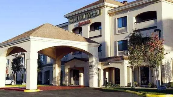 Courtyard By Marriott Salinas Monterey | Kaliforniya - Monterey (ve civarı) - Salinas