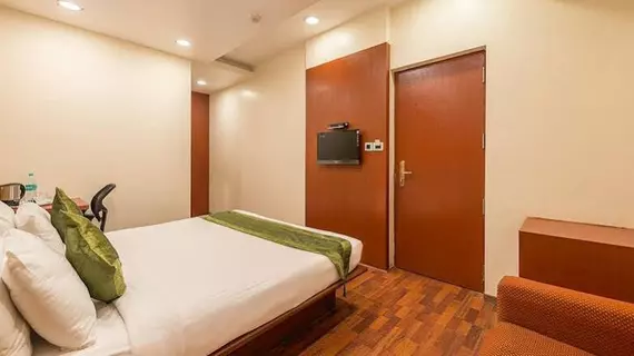 Saravana Boutique Inn | Tamil Nadu - Tiruvallur - Chennai (ve civarı) - Chennai - Fort Tondiarpet - Merkez Chennai