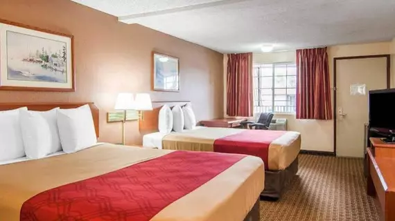 Econo Lodge Inn & Suites | Oregon - Portland (ve civarı) - Hillsboro