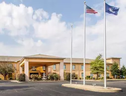 Quality Inn and Suites Benton Draffenville | Kentucky - Paducah (ve civarı) - Benton