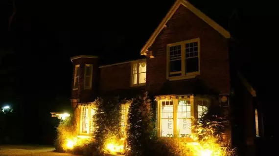 The Lawn Guest House | Surrey (kontluk) - Horley