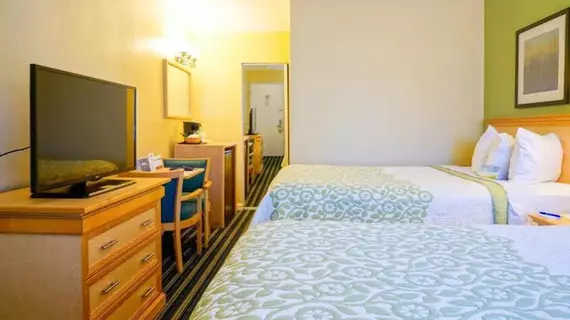 Days Inn Santa Barbara | Kaliforniya - Santa Barbara (ve civarı) - Santa Barbara - Santa Barbara Plajı