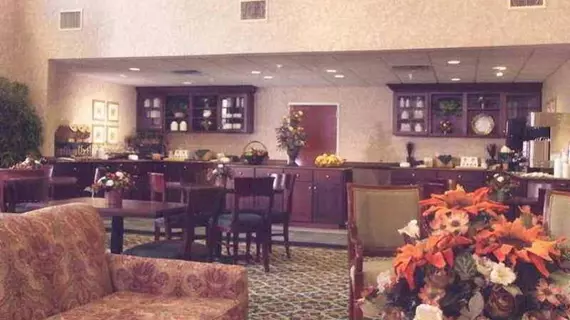 Hampton Inn & Suites Valparaiso | Indiana - Valparaiso