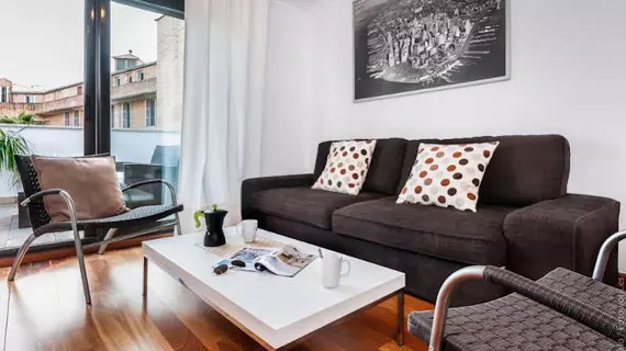 APARTAMENTOS TORRE DE LA PLATA | Andalucia - Seville İli - Sevilla - Casco Antiguo