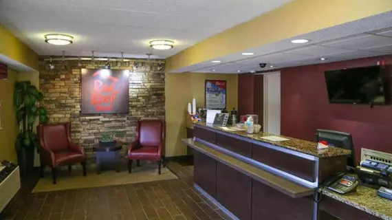 Red Roof Inn Greenville | Güney Karolayna - Greenville - Spartanburg (ve civarı) - Greenville