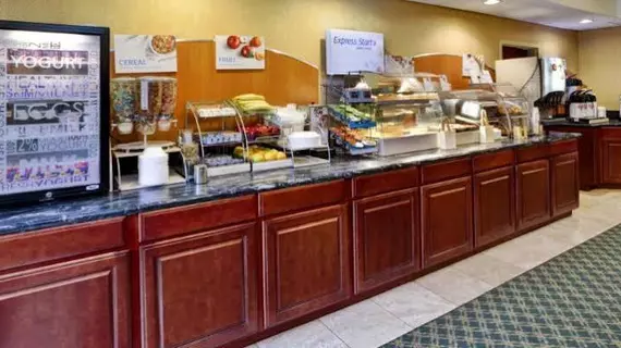 Holiday Inn Express Breaux Bridge | Louisiana - Lafayette (ve civarı) - Breaux Bridge