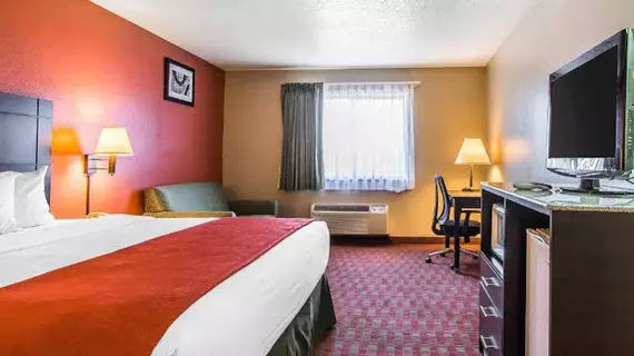 Quality Inn & Suites La Vergne | Tennessee - Nashville-Davidson - Nashville (ve civarı) - La Vergne